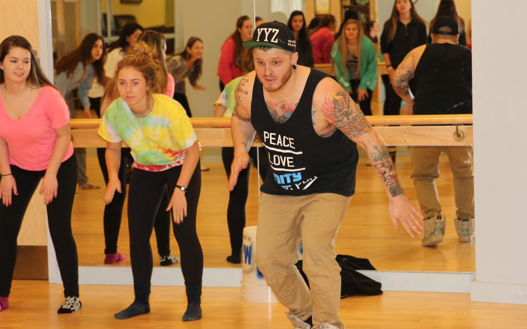 Troy Sexton Helps Upper School Students Prepare for Cabaret